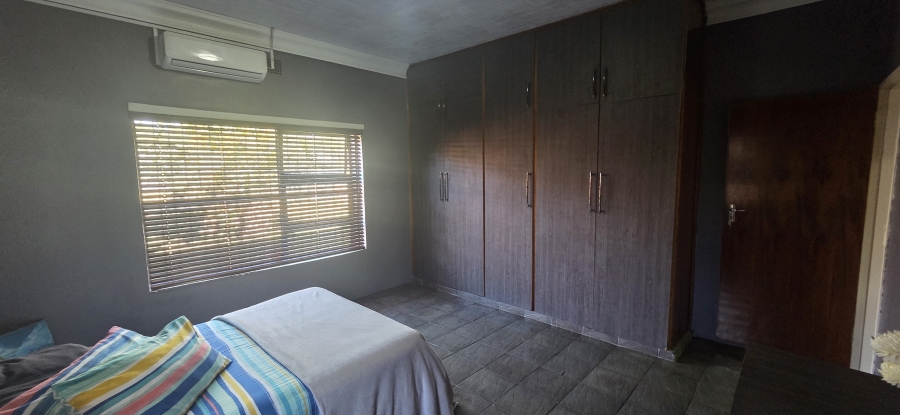 5 Bedroom Property for Sale in Rhodesdene Northern Cape